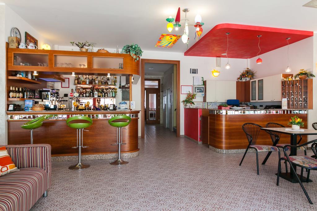 Hotel Sandra ガッテーオ・ア・マーレ エクステリア 写真