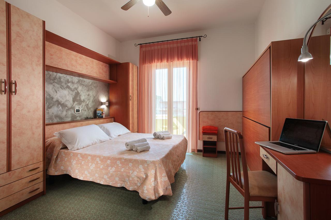 Hotel Sandra ガッテーオ・ア・マーレ エクステリア 写真