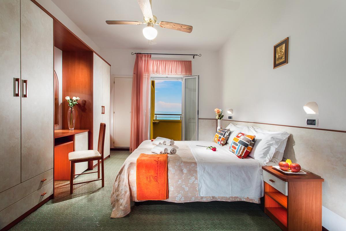 Hotel Sandra ガッテーオ・ア・マーレ エクステリア 写真