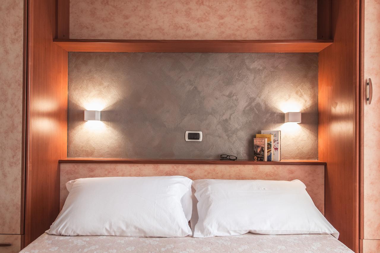 Hotel Sandra ガッテーオ・ア・マーレ エクステリア 写真