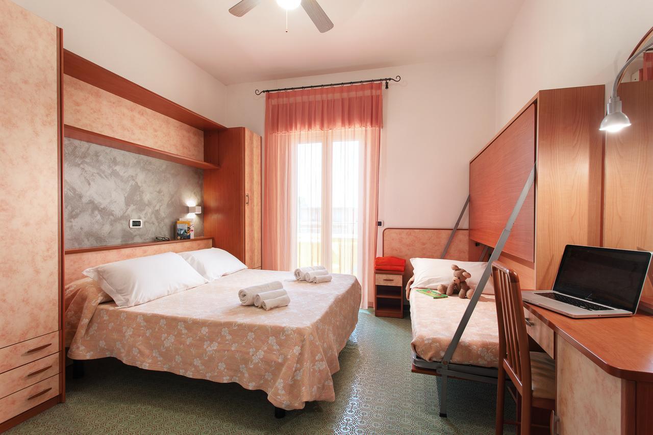 Hotel Sandra ガッテーオ・ア・マーレ エクステリア 写真